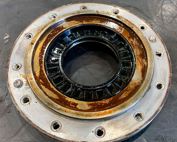 4---Tampa-com-vedaçao-a-ser-substituida